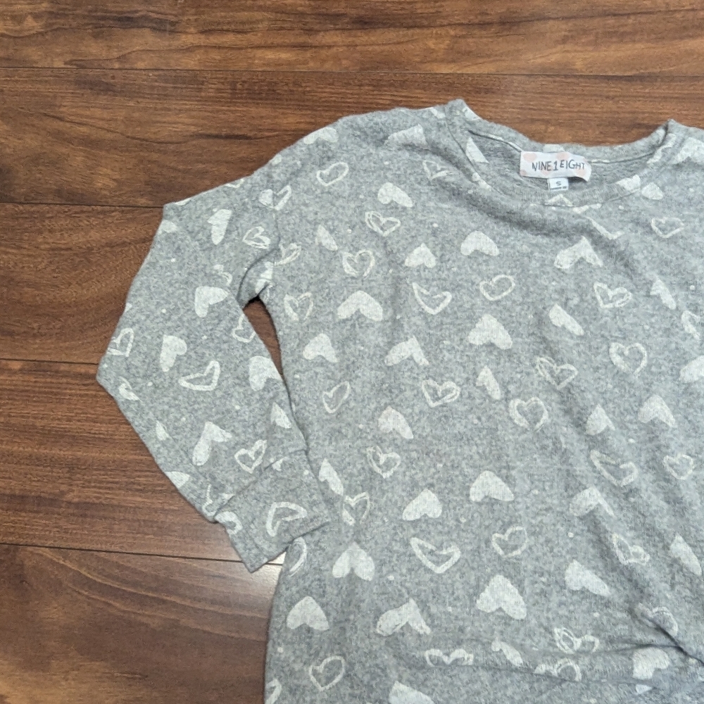Gray Heart Pattern Sweater - Picture 4 of 7